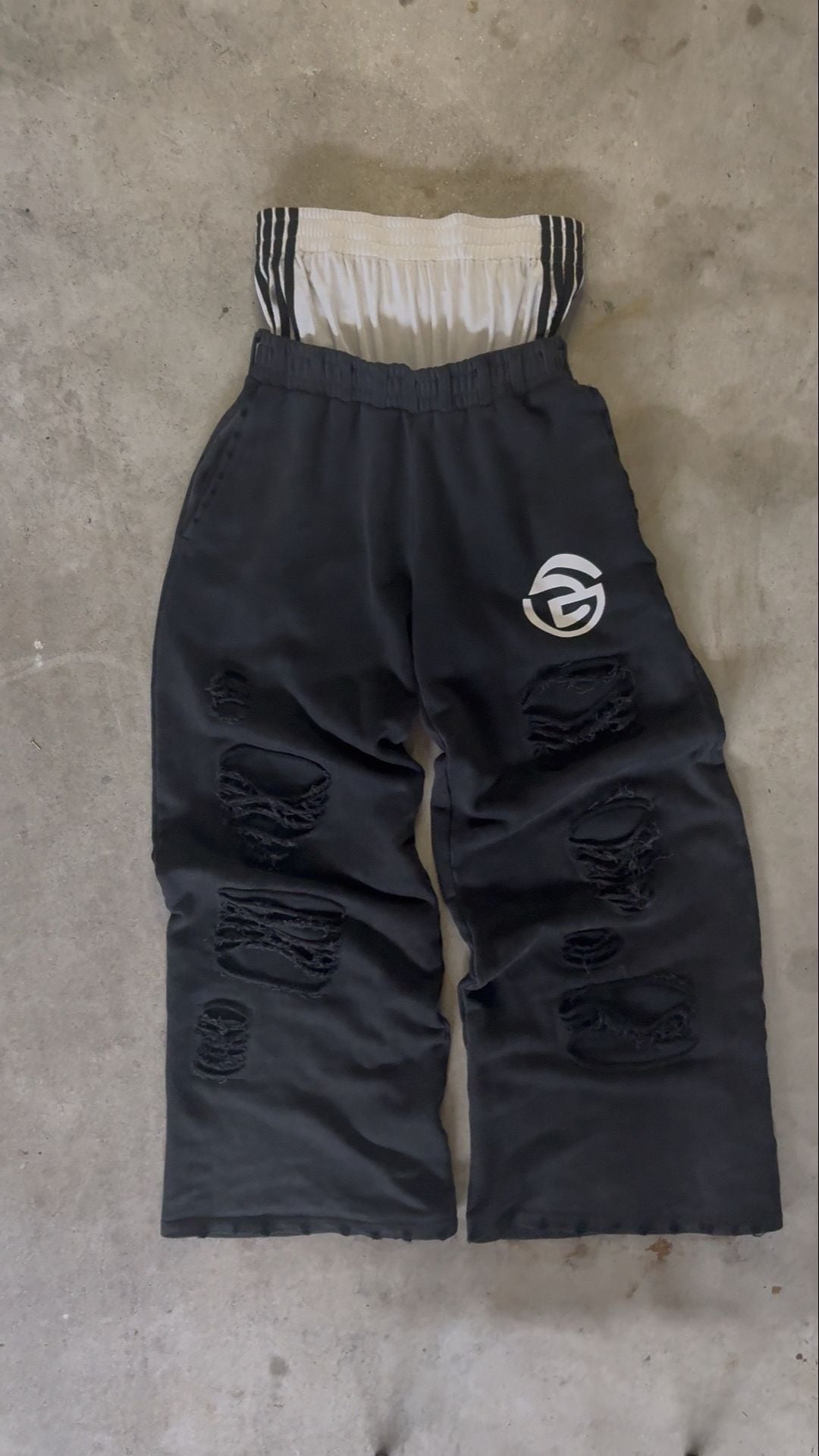 Geduld Double Layered Distressed Sweats